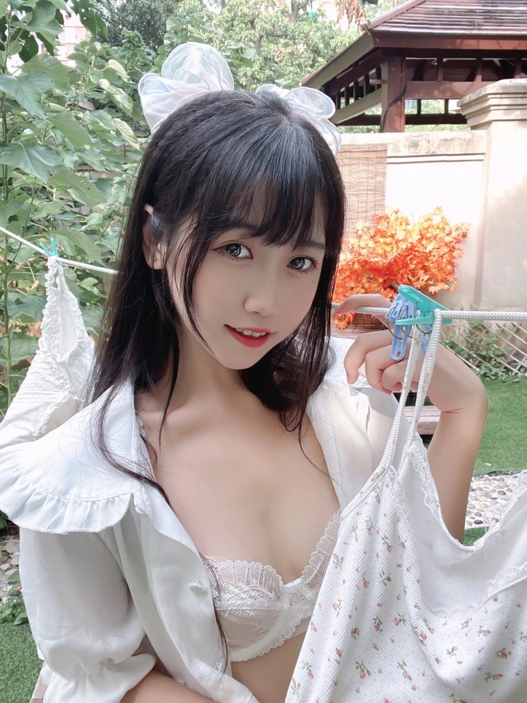 不呆猫《清纯妹妹》主题写真：24张全套美图