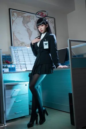 虎森森《蔚蓝档案 调月莉音》主题写真：35张全套美图