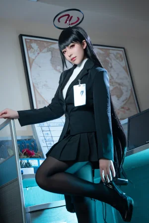 虎森森《蔚蓝档案 调月莉音》主题写真：35张全套美图