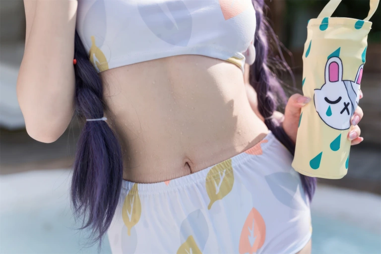 花铃《碧蓝档案 美游泳装》主题写真：41张全套美图
