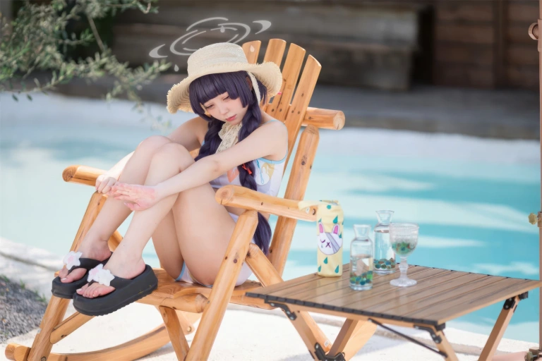 花铃《碧蓝档案 美游泳装》主题写真：41张全套美图