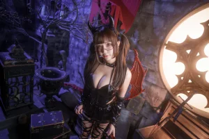 抱走莫子《小魅魔》主题写真：45张全套美图，含34个视频