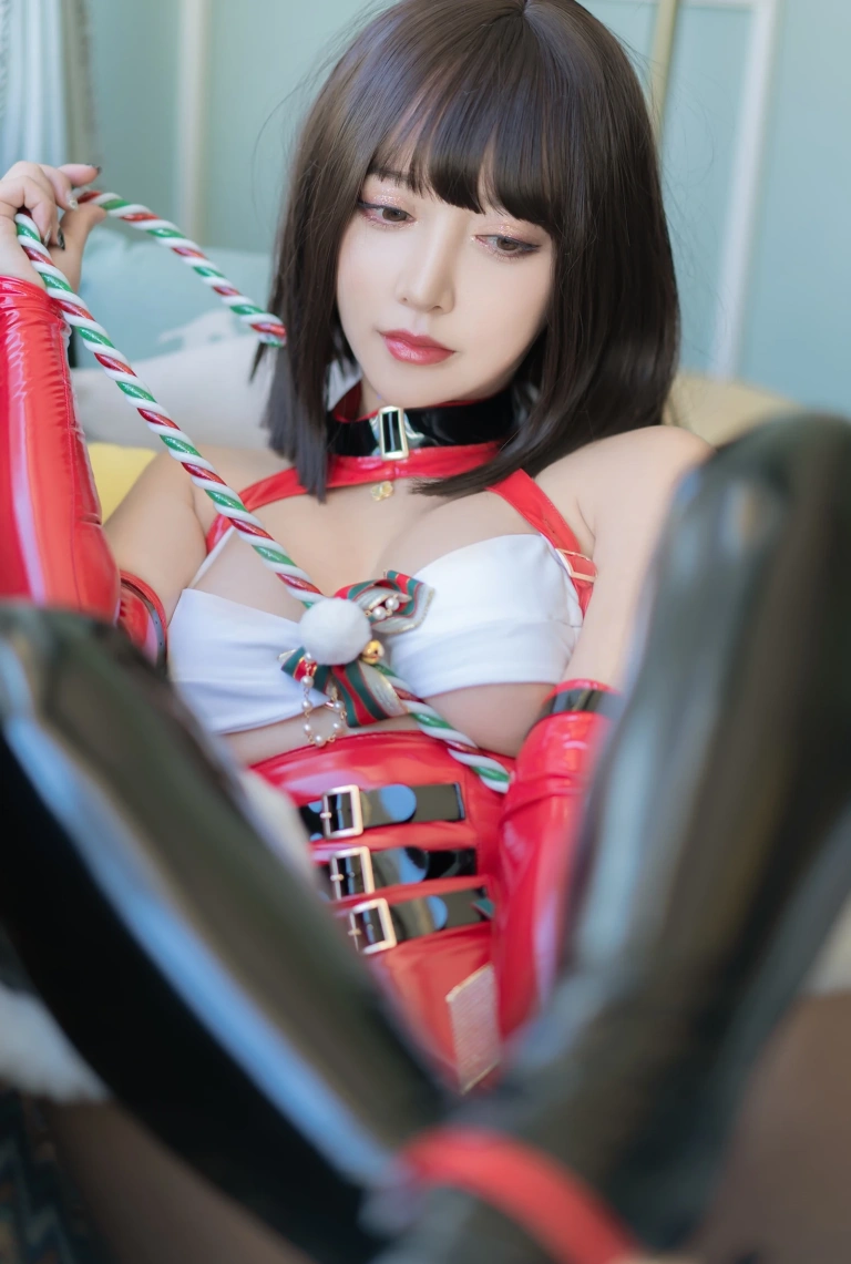 过期米线线喵《圣诞》主题写真：52张全套美图
