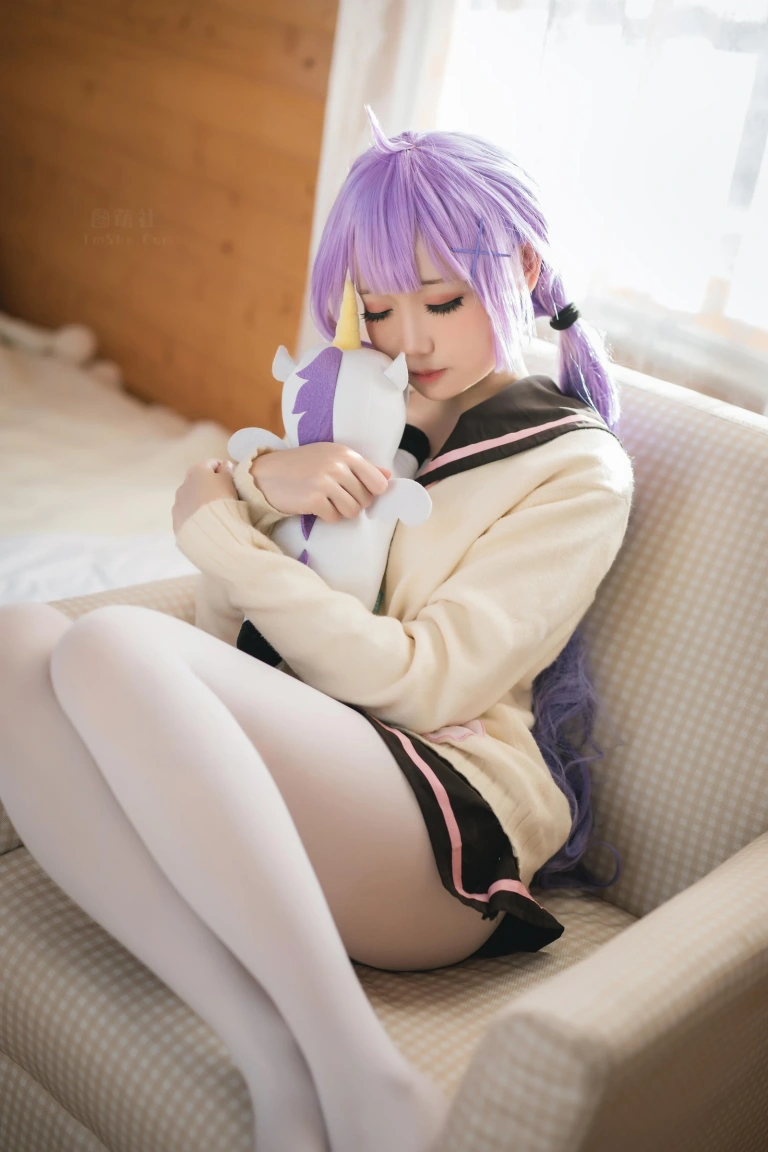 焖焖碳《独角兽JK制服》主题写真：21张全套美图