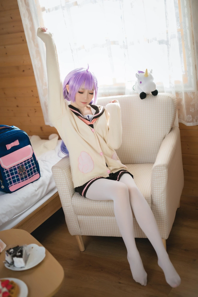 焖焖碳《独角兽JK制服》主题写真：21张全套美图