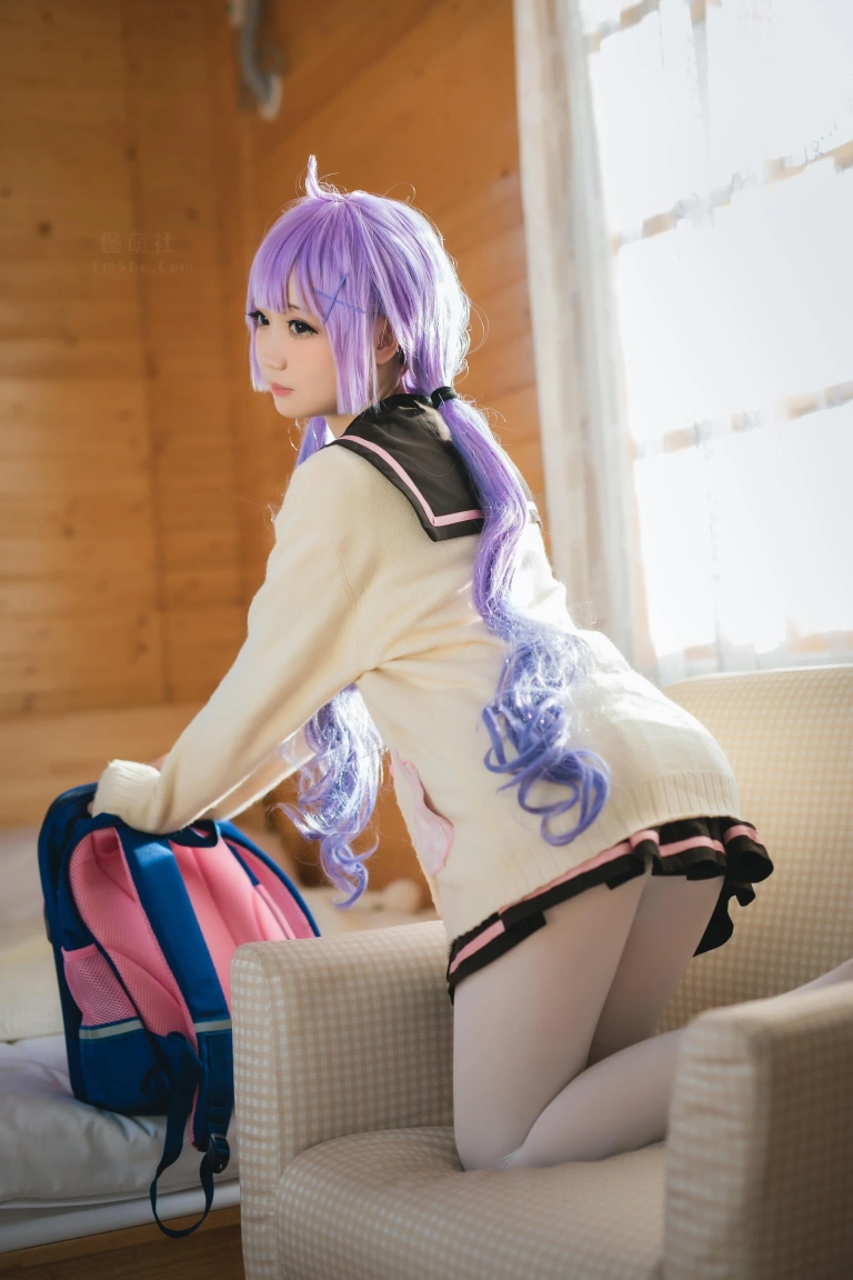 焖焖碳《独角兽JK制服》主题写真：21张全套美图