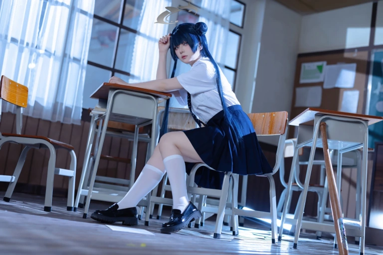 屿鱼《蔚蓝档案 妃咲JK》主题写真：61张全套美图