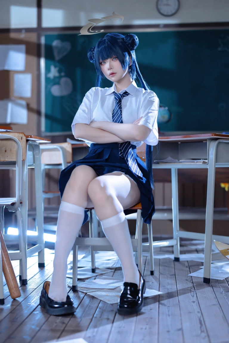 屿鱼《蔚蓝档案 妃咲JK》主题写真：61张全套美图