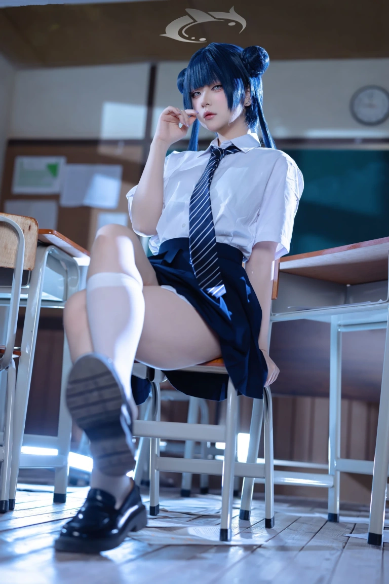 屿鱼《蔚蓝档案 妃咲JK》主题写真：61张全套美图