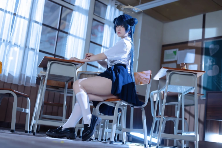 屿鱼《蔚蓝档案 妃咲JK》主题写真：61张全套美图