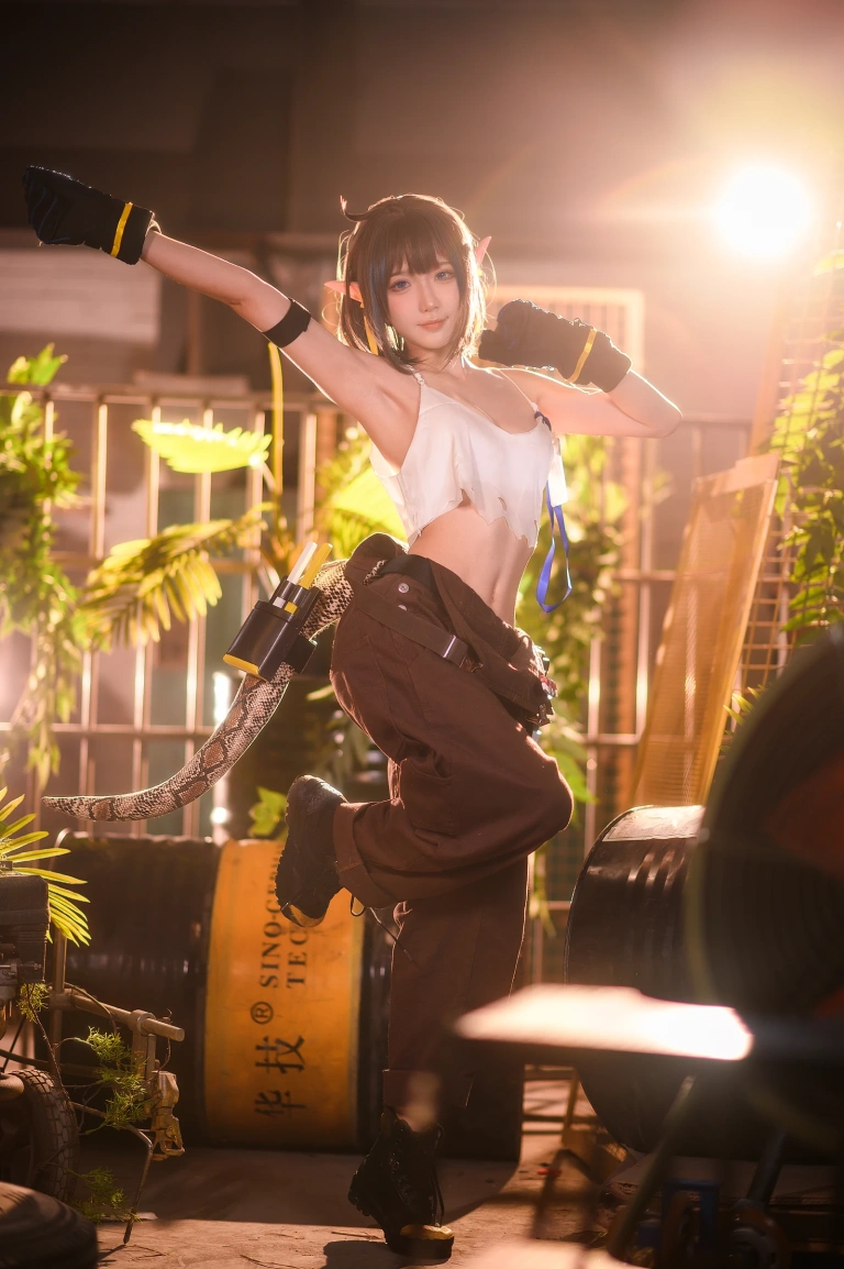 阿包也是兔娘《2022.06月舰长图包 明日方舟 森蚺》主题写真：33张全套美图