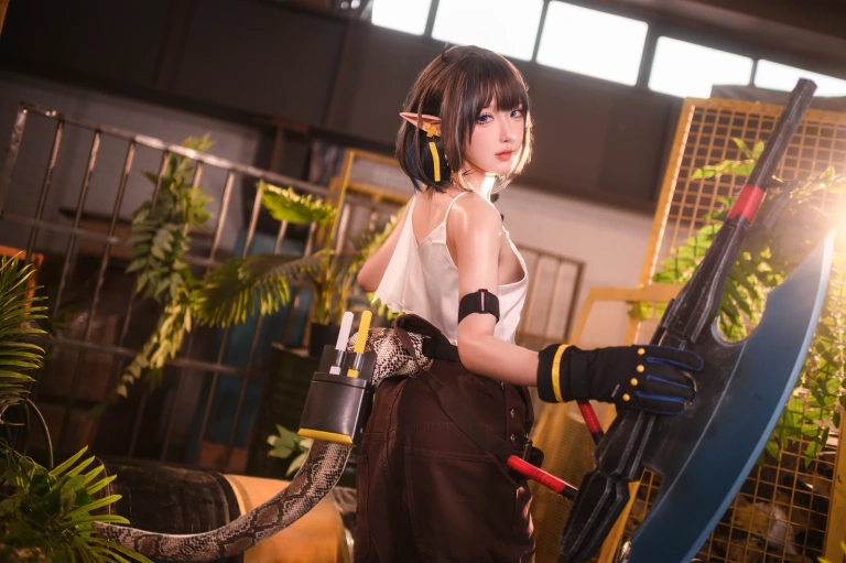 阿包也是兔娘《2022.06月舰长图包 明日方舟 森蚺》主题写真：33张全套美图