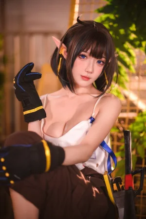 阿包也是兔娘《2022.06月舰长图包 明日方舟 森蚺》主题写真：33张全套美图
