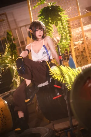 阿包也是兔娘《2022.06月舰长图包 明日方舟 森蚺》主题写真：33张全套美图