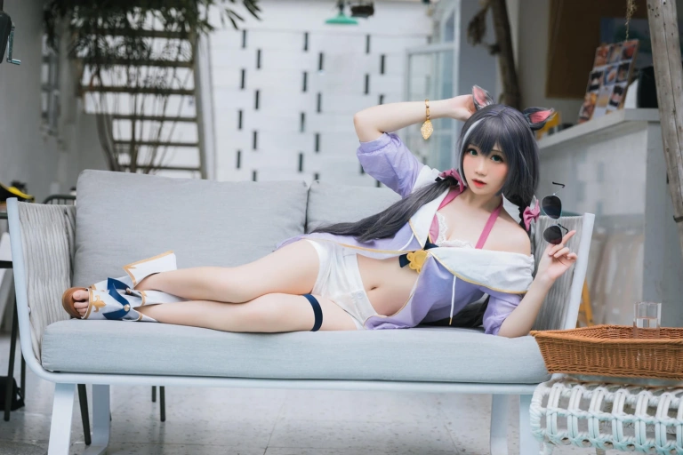 焖焖碳《公主连结 凯露泳装》主题写真：20张全套美图