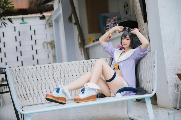 焖焖碳《公主连结 凯露泳装》主题写真：20张全套美图