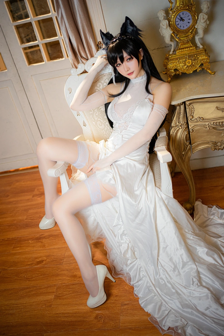 星之迟迟《爱宕婚纱》主题写真：25张全套美图