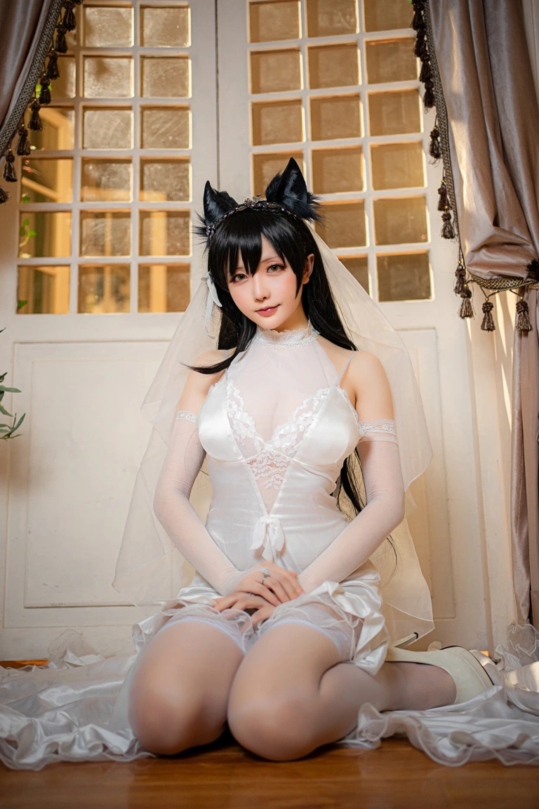 星之迟迟《爱宕婚纱》主题写真：25张全套美图