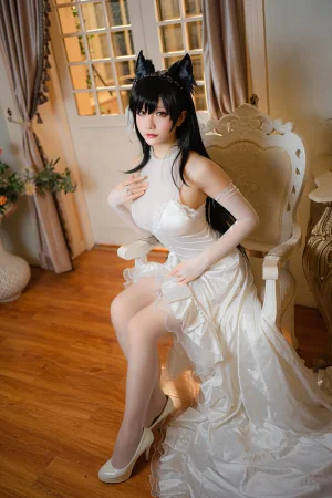 星之迟迟《爱宕婚纱》主题写真：25张全套美图