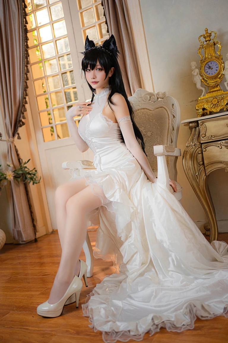 星之迟迟《爱宕婚纱》主题写真：25张全套美图