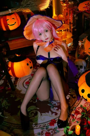 日奈娇(椎名莜)《孟菲斯》主题写真：25张全套美图