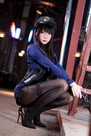 香草喵露露《十一月舰长 女警》主题写真：40张全套美图，含1个视频