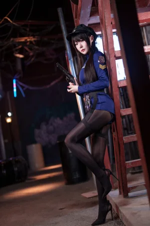 香草喵露露《十一月舰长 女警》主题写真：40张全套美图，含1个视频
