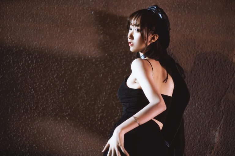 木棉棉《室外短裙》主题写真：58张全套美图