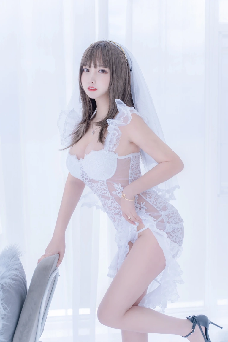 过期米线线喵《白雪姬》主题写真：61张全套美图