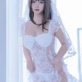 过期米线线喵《白雪姬》主题写真：61张全套美图