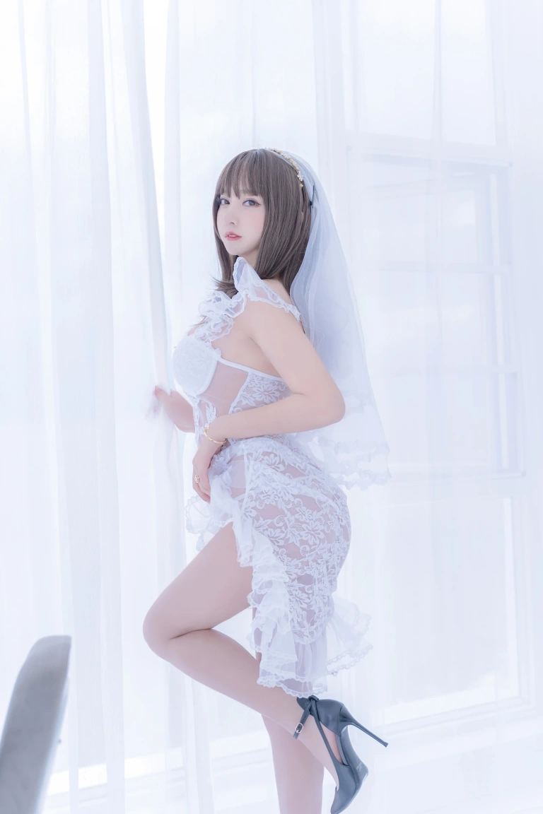 过期米线线喵《白雪姬》主题写真：61张全套美图