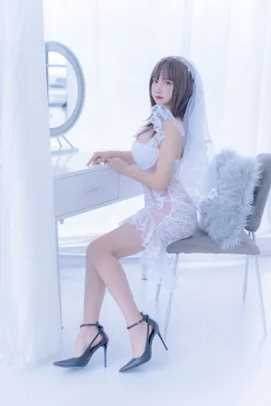 过期米线线喵《白雪姬》主题写真：61张全套美图