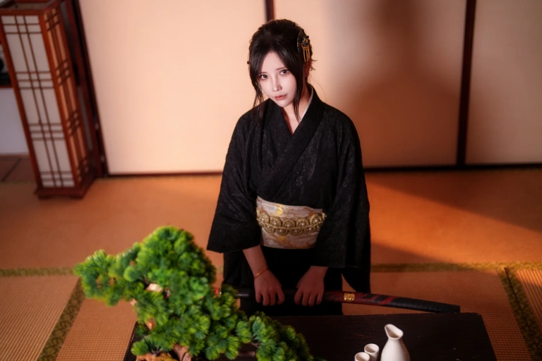 抱走莫子《未亡人太太》主题写真：65张全套美图，含13个视频