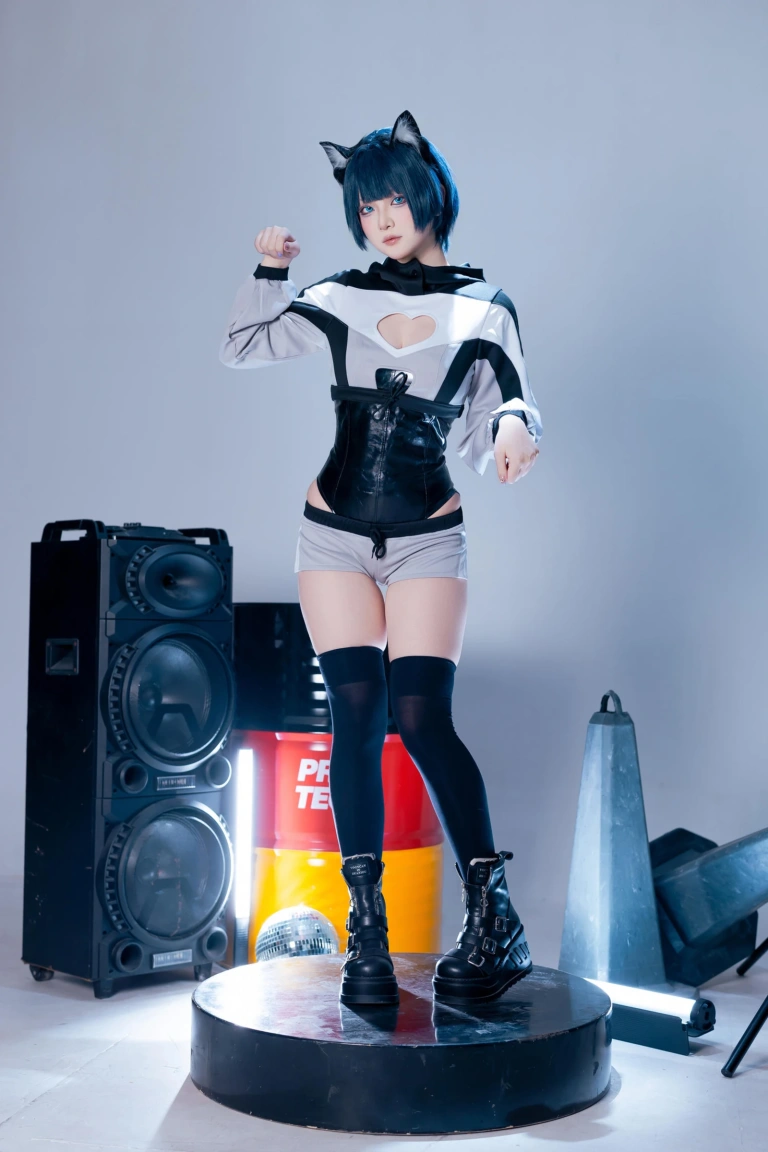 屿鱼《手办动作参考》主题写真：76张全套美图