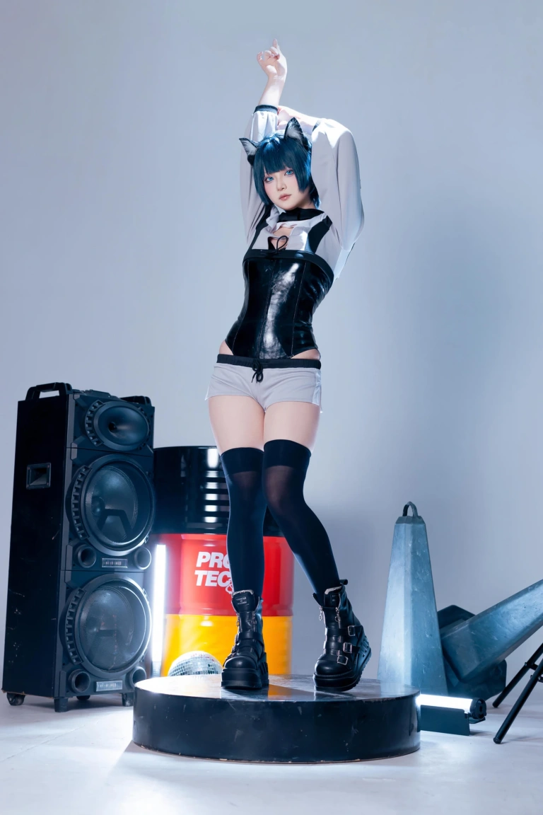 屿鱼《手办动作参考》主题写真：76张全套美图