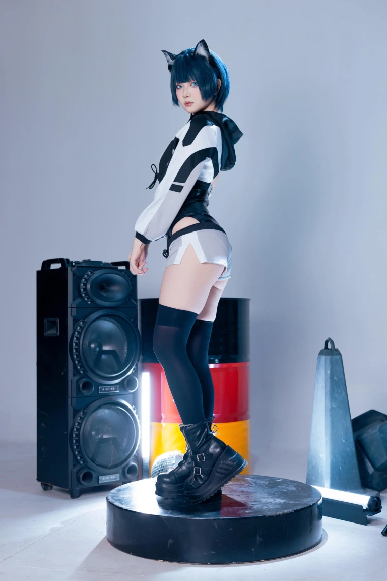 屿鱼《手办动作参考》主题写真：76张全套美图