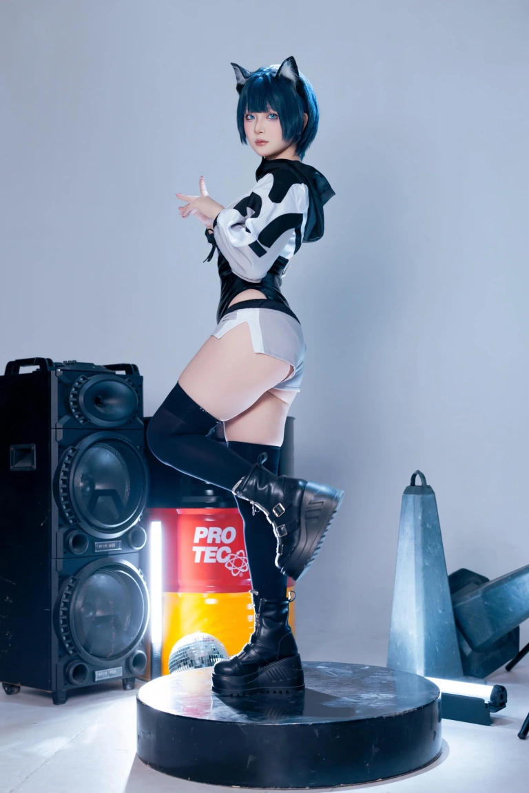 屿鱼《手办动作参考》主题写真：76张全套美图