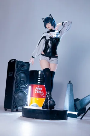 屿鱼《手办动作参考》主题写真：76张全套美图