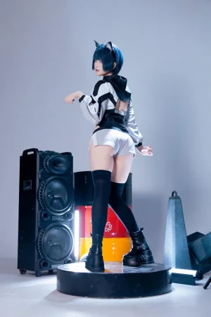 屿鱼《手办动作参考》主题写真：76张全套美图