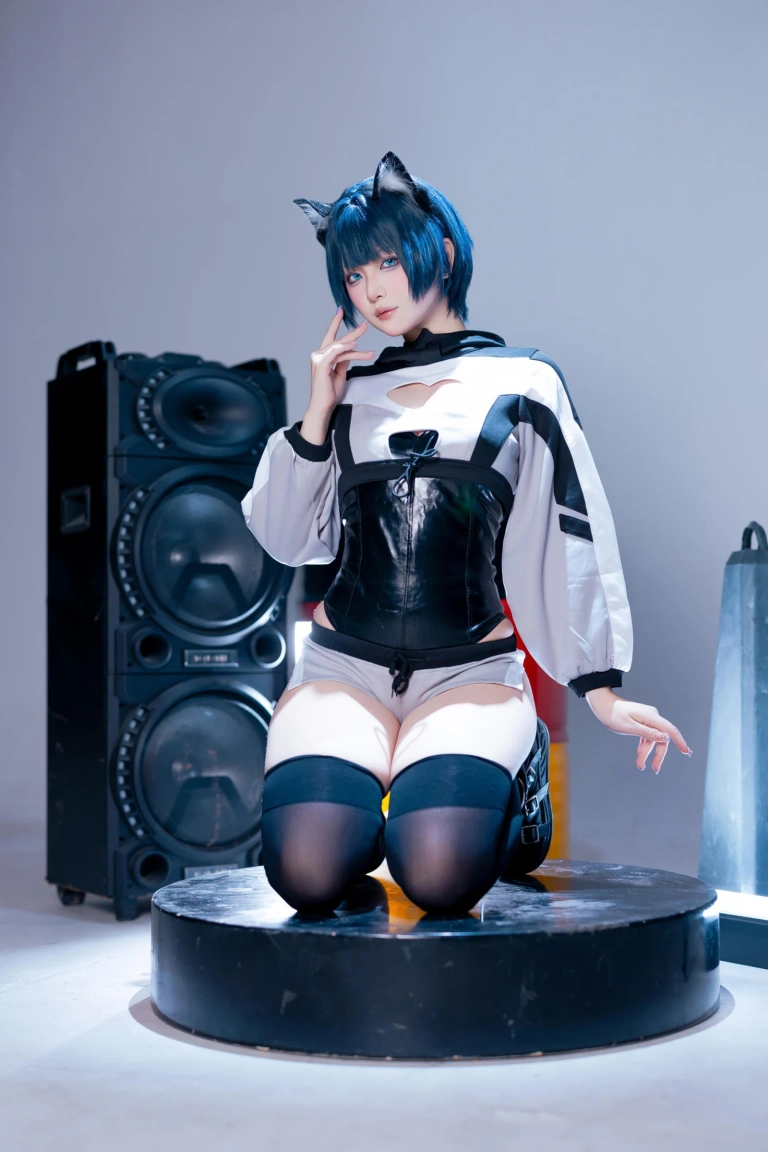 屿鱼《手办动作参考》主题写真：76张全套美图