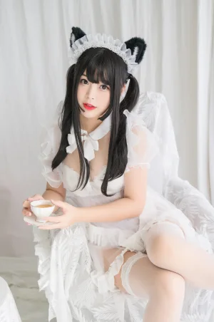 白烨《白猫透明女仆》主题写真：88张全套美图，含8个视频