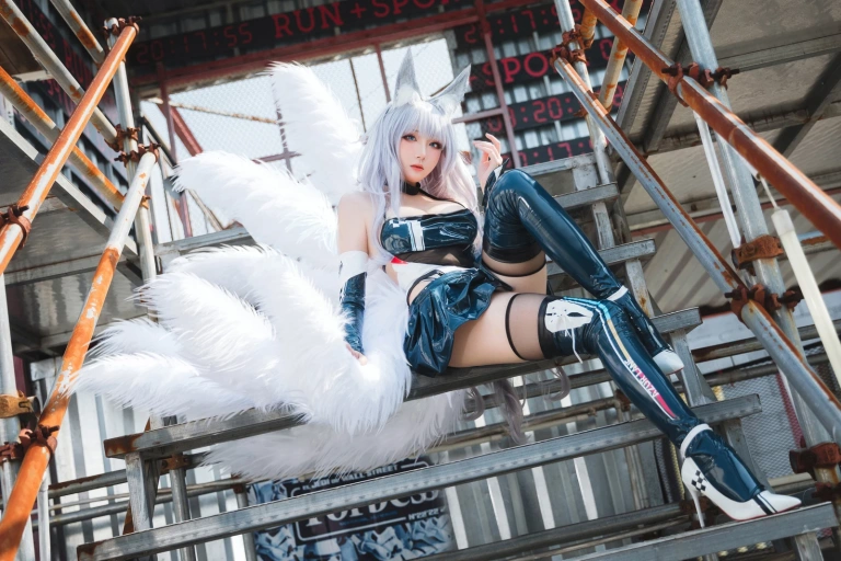 瓜希酱《信浓 轰鸣的银轮》主题写真：16张全套美图