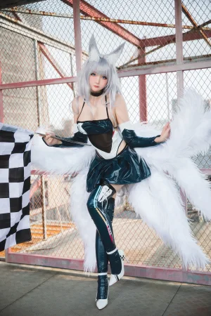 瓜希酱《信浓 轰鸣的银轮》主题写真：16张全套美图