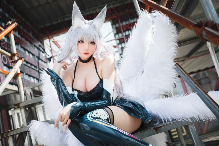 瓜希酱《信浓 轰鸣的银轮》主题写真：16张全套美图
