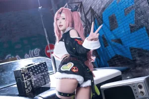 清水由乃《绝区零 妮可》主题写真：26张全套美图