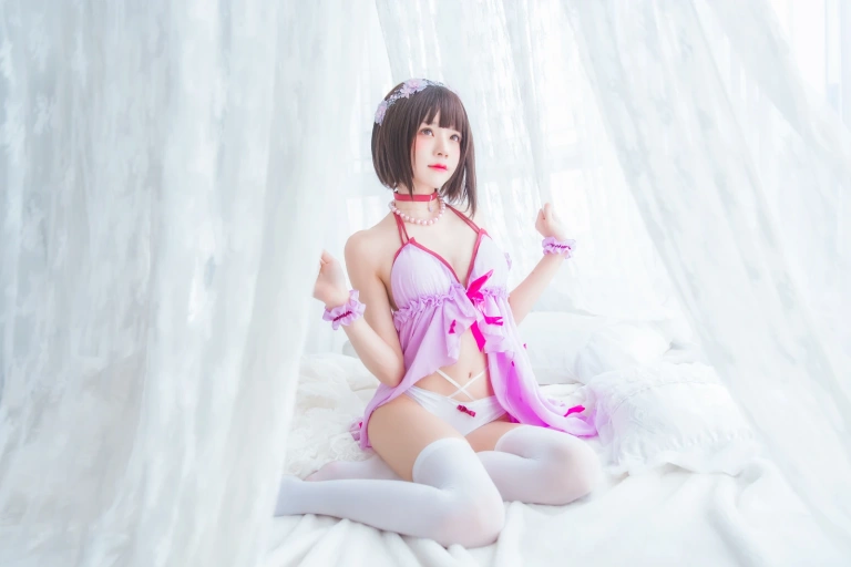 桜桃喵《加藤惠 小睡裙》主题写真：33张全套美图