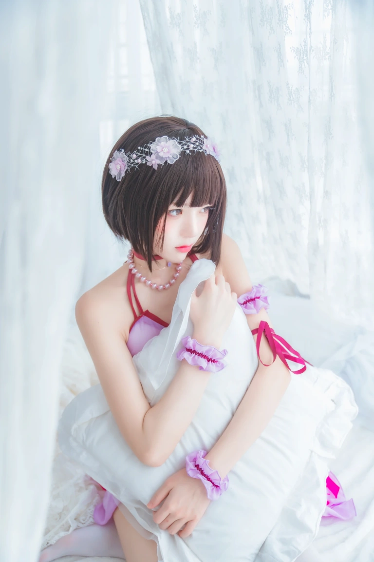 桜桃喵《加藤惠 小睡裙》主题写真：33张全套美图