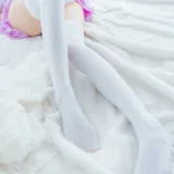 桜桃喵《加藤惠 小睡裙》主题写真：33张全套美图
