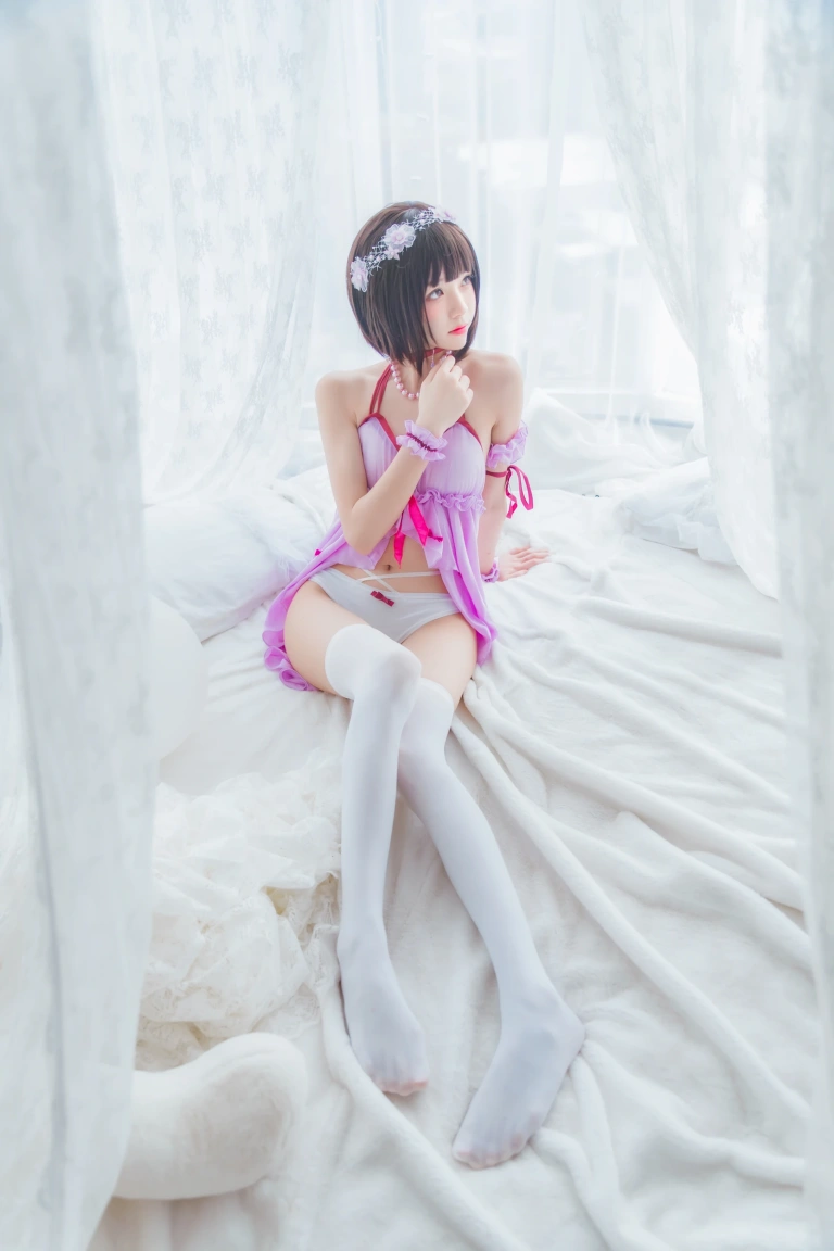 桜桃喵《加藤惠 小睡裙》主题写真：33张全套美图