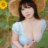 皮皮奶《彼女向日葵》主题写真：35张全套美图